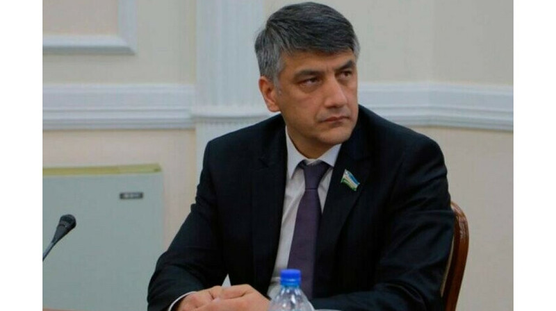 Өзбек саясаткері жоғарғы оқуға түспеген жігіттерді әскерге жіберуді ұсынды