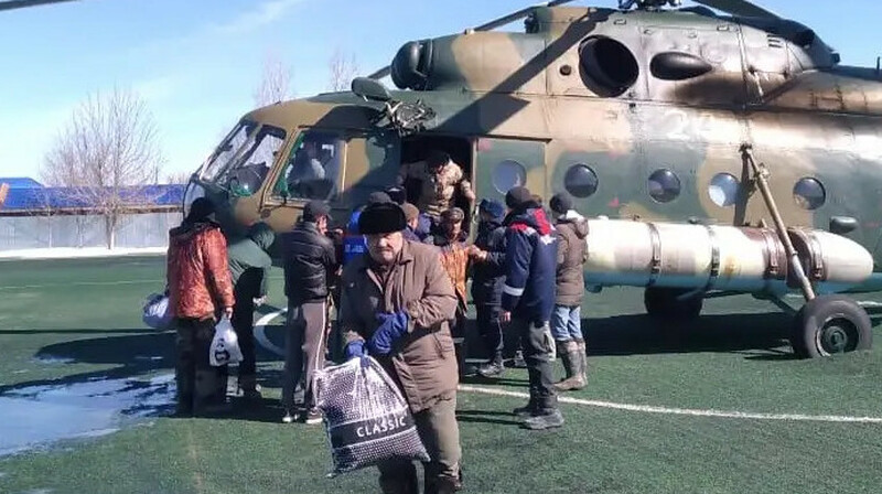 Ақтөбеде тікұшақ сұраған ауылдың халқын көшіріп жатыр