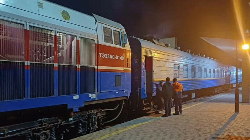 Жылыой тұрғындарына бес вагонды жолаушылар пойызы іске қосылды