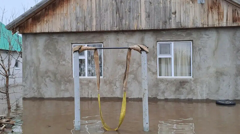 БҚО: 190-нан астам педагогтің үйін су басты