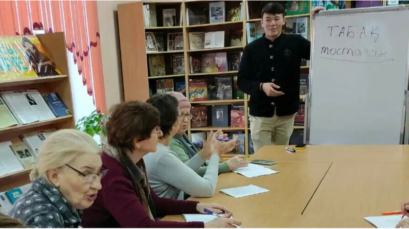 Өскемендік волонтер өзге ұлттарға қазақ тілін тегін үйретіп жүр
