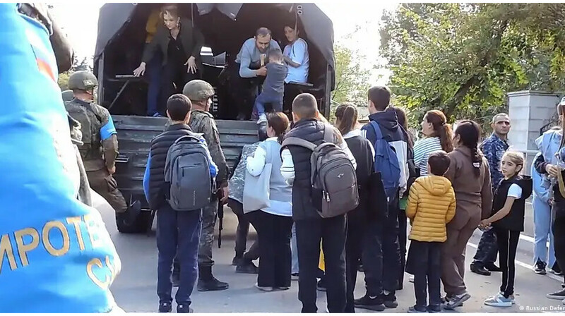 Ресей Таулы Қарабақтан әскерін шығарды