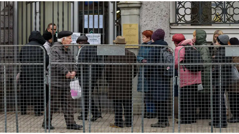 Латвиядан ресейліктерді шығарып жатыр