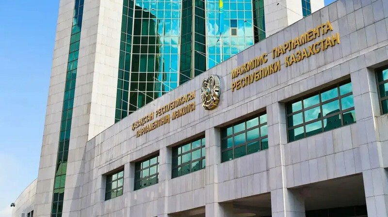Парламент көші-қон туралы заңды қабылдады