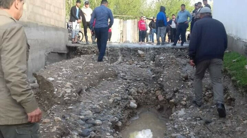 Тәжікстан ауылдарында қатты селден үйлерді су басып қалды