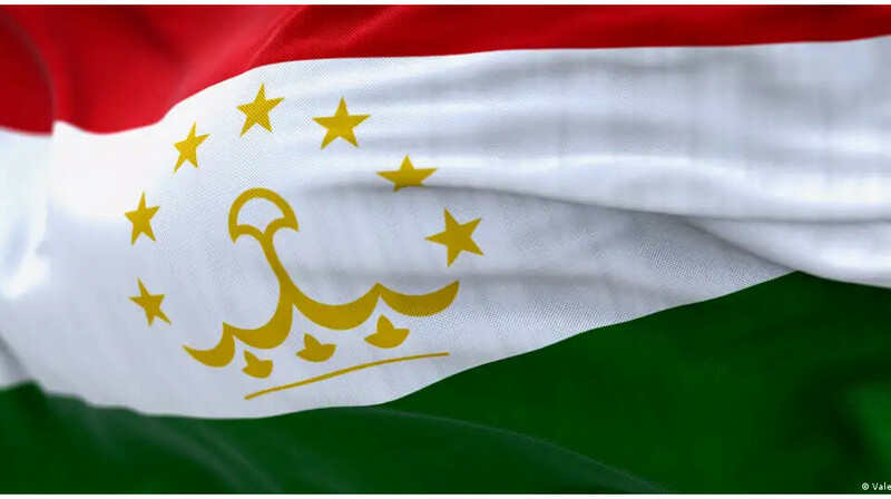 Тәжікстан азаматтары Мәскеу әуежайында тексеруден өтіп жатыр