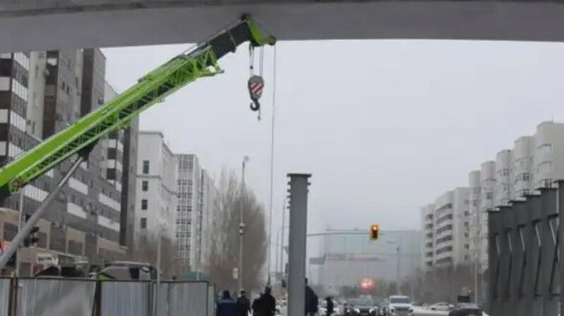 Елордадағы LRT құрылысында кран құлады