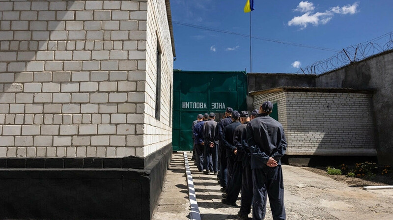 Украинада әскерге жіберуге алғашқы тұтқындар босатылды