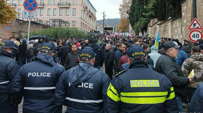 Тбилисиде Саакашвили партиясының кеңсесіне шабуыл жасалды