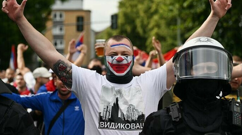 Германияда Англия мен Сербия жанкүйерлер арасында қақтығыс болды