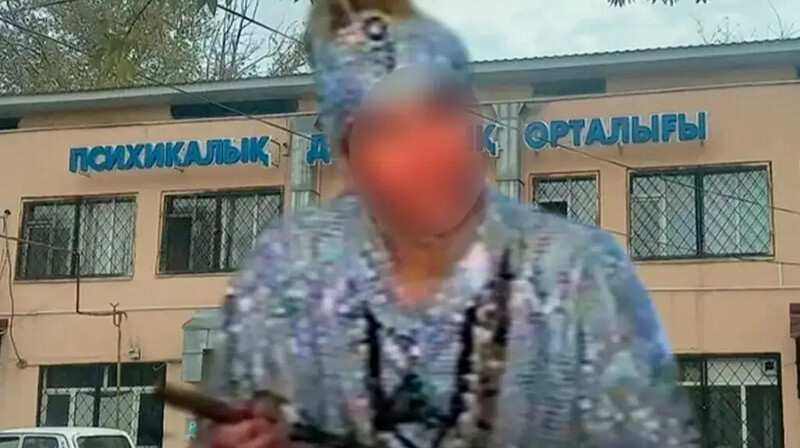 Асырап алған балаларын қорлаған емші жазаланбайтын болды