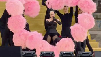 Париж Олимпиадасының ашылу салтанатында Леди Гага өнер көрсетті