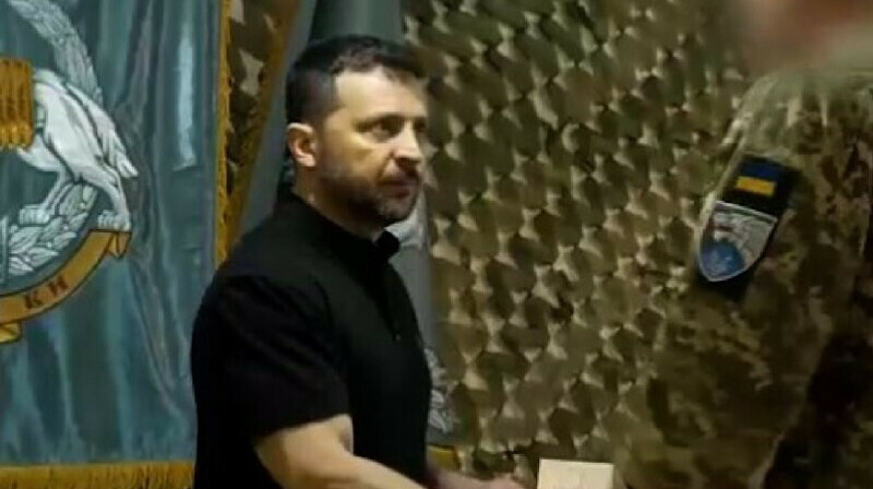 Зеленский майдандағыларды марапаттады