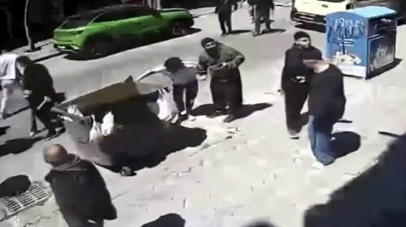 Жер сілкінісінен 150-ден аса адам терезеден секіріп кеткен