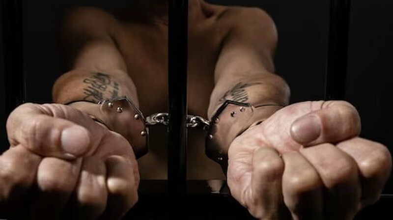 Туған күн кешінде жасөспірім 4 досын өлтіріп, артынша үйді өртеп жіберді