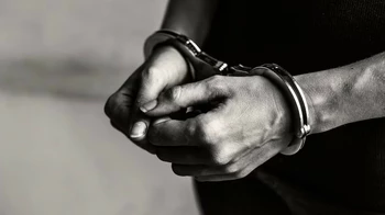 Шымкентте мүгедек такси жүргізушісін тонағандар сотталды