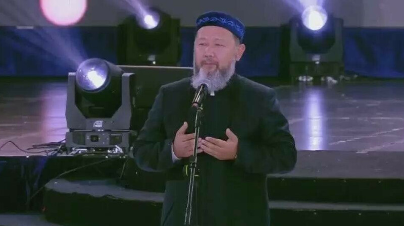 “Жаназаға бармай, әншінің тойында жүр”: Тойға барған бас мүфти сынға қалды