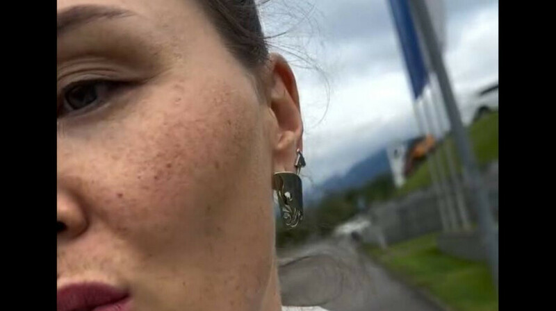 “Балам гей болғысы келеді”: Жас келіншек баласының қалауын айтып елдің жағасын ұстатты