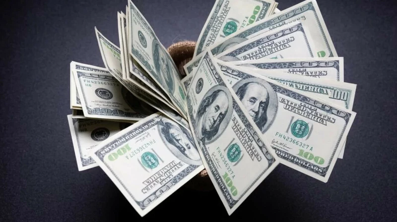 90 жастағы зейнеткер алаяққа алданып, 6 млн теңгесінен айырылды