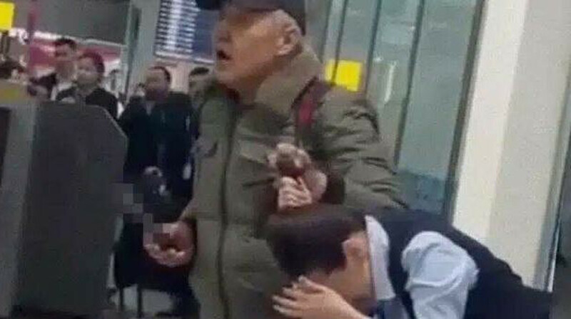 Алматыда әуежай қызметкерін кепілге алған ер адам 11 жылға сотталды