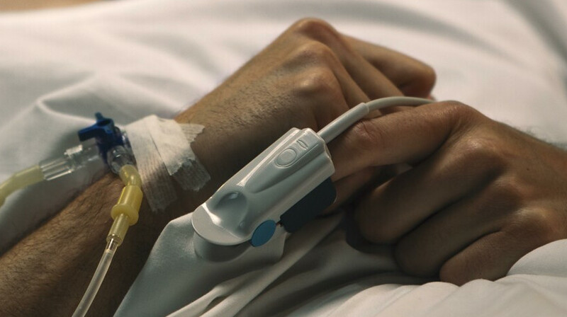 Алматыда бойжеткен терезеден секіріп, мерт болды