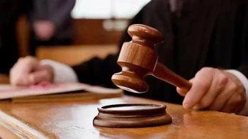 Жамбыл облысында оқу ісінің меңгерушісі ауылдастарын тонап кетті