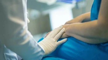 “Дәрігердің салғырттығы”: Астанада жүкті әйел ауруханада 1,5 сағат қансырап, сәбиінен айырылды