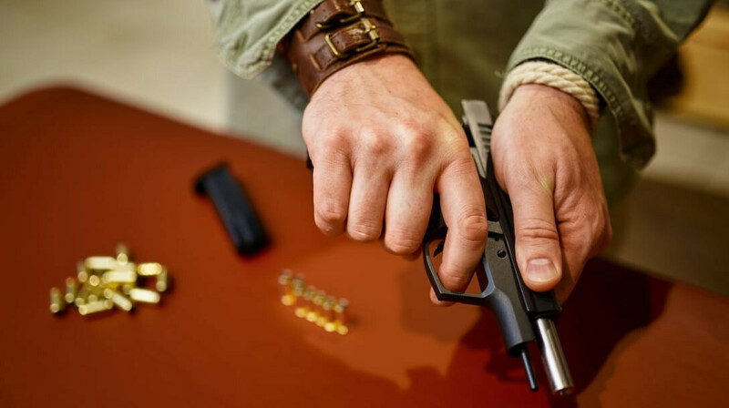 Мойынқұмда 4 жігітке оқ атқан екі күдіктіге іздеу жарияланды