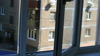 Ақмола облысында әйел 7 айлық қызымен терезеден құлап, екеуі де көз жұмды