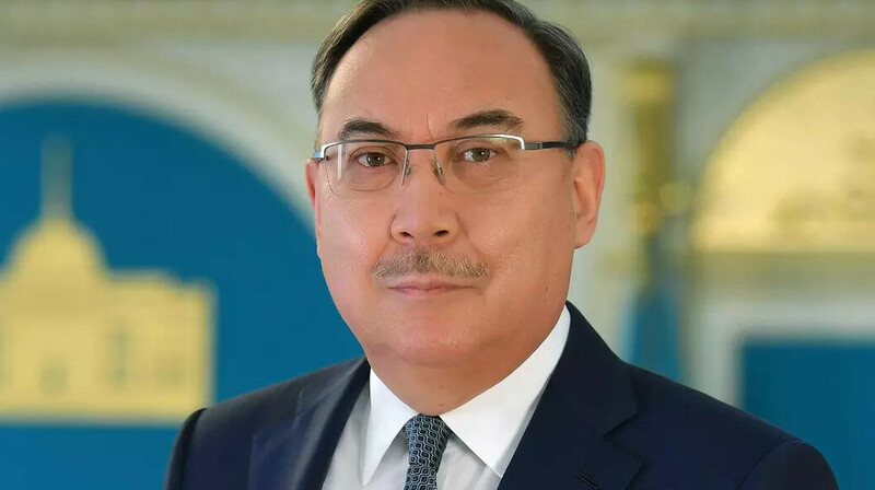 Тоқаев тағы бір көмекшісін лауазымынан босатты