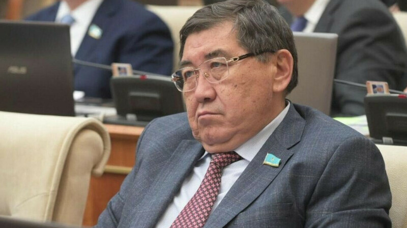 Ермұрат Бапи түрмедегі отырған белсенді Марат Жыланбаевпен кездесті