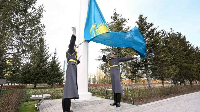 Ақордада мемлекеттік Ту көтерілді