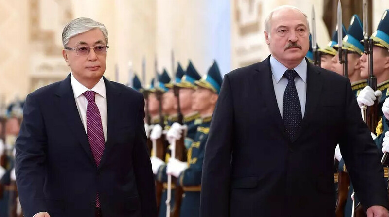 Тоқаев пен Лукашенко телефон арқылы сөйлесті