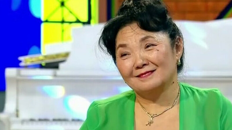 Журналист Қымбат Әбілдақызы Тұрсынбектің анасына шүйлікті