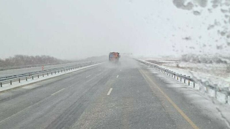 Ауа райының бұзылуына байланысты үш облыста жолдар жабылды