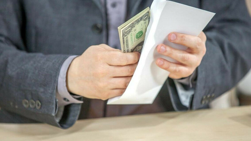 «Пара алған»: Түркістан облысында криминалдық полиция қызметкері ұсталды