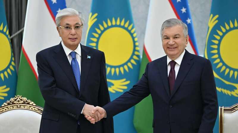 Тоқаев Өзбекстан президентімен кездесті