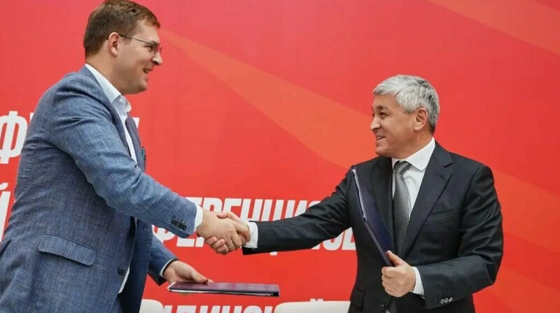 Тимур Турлов «Шахтёр» футбол клубын сатып алды