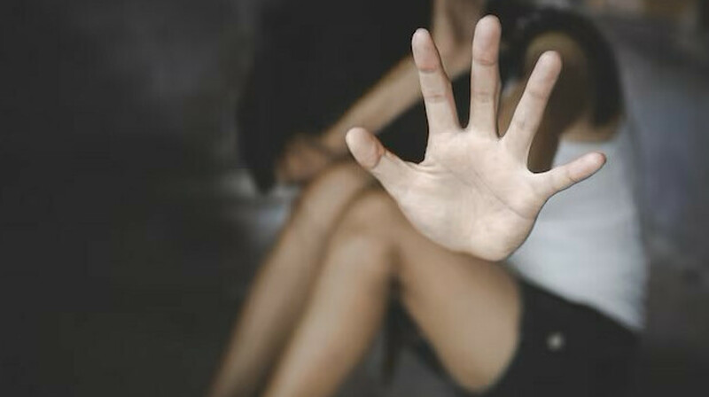 Ақтөбеде ер адам әжетханаға кірген қызды зорламақ болды