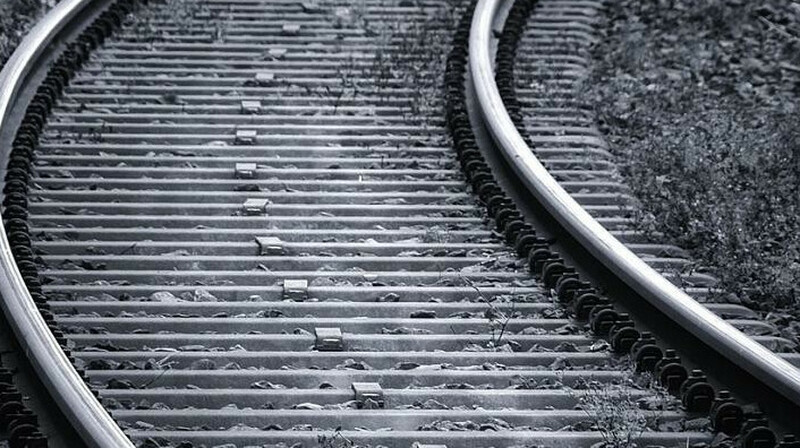 Қарағандыда жөндеу жүргізіп жатқан төрт жұмысшыны жүк пойызы басып кетті