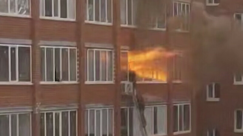 Оралда бос тұрған пәтерде өрт шығып, артынша үлкен жарылыс болды