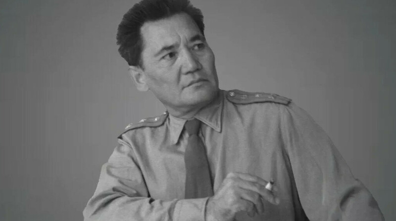 Бауыржан Момышұлына ресми түрде «Халық қаһарманы» атағы берілді