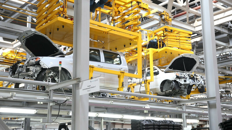 Jaguar бензинмен жүретін соңғы автомобилін шығарды