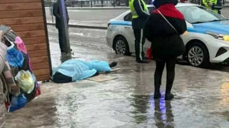 Автобус аялдамасынан ер адамның мәйіті табылды