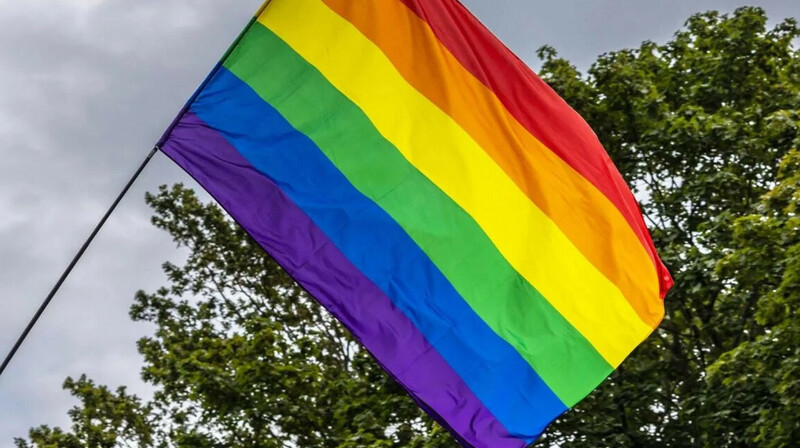 Тоқаев «ЛГБТ насихаттына тыйым салу» туралы Заңға қол қойды