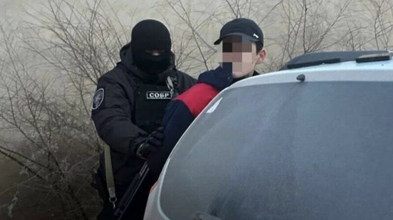 Жаңаөзенде екі ер адам 26 жастағы қызды бопсалады деген күдікке ілінді