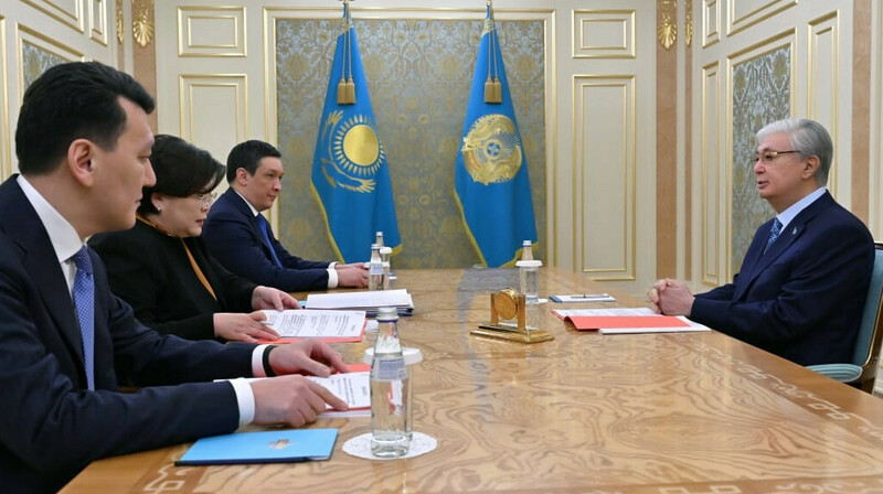 Президент конституциялық комиссия жетекшілерін қабылдады