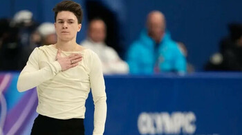 Ұшақ апатынан қаза тапқан ата-анасын еске алған спортшы елдің жүрегін елжіретті