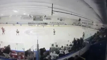 АҚШ-та мектептегі хоккей матчында атыс болды
