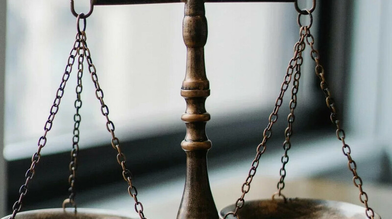 БҚО-да бір жыл бойы бір әйелді аңдыған ер адам жазаланды